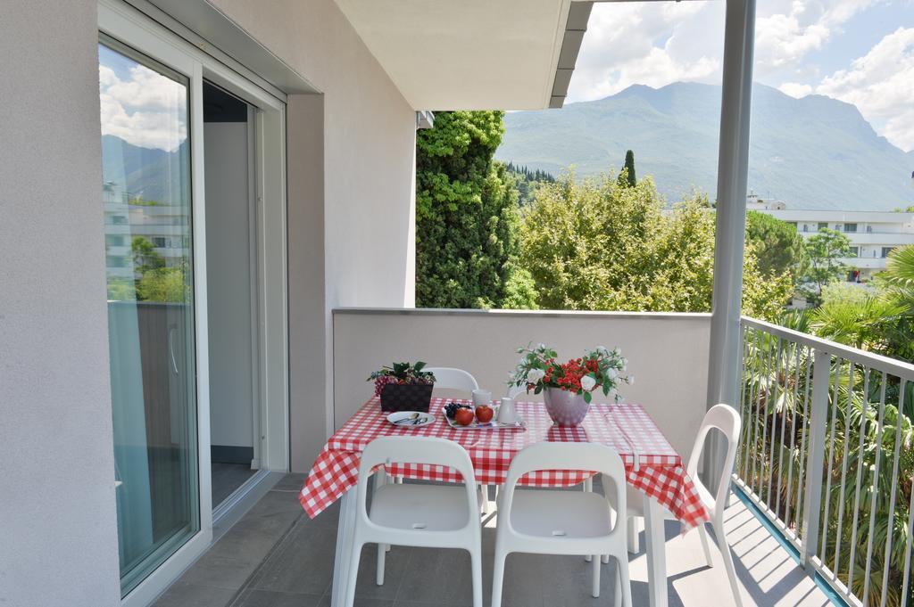 Casa Al Lago Riva del Garda Rom bilde